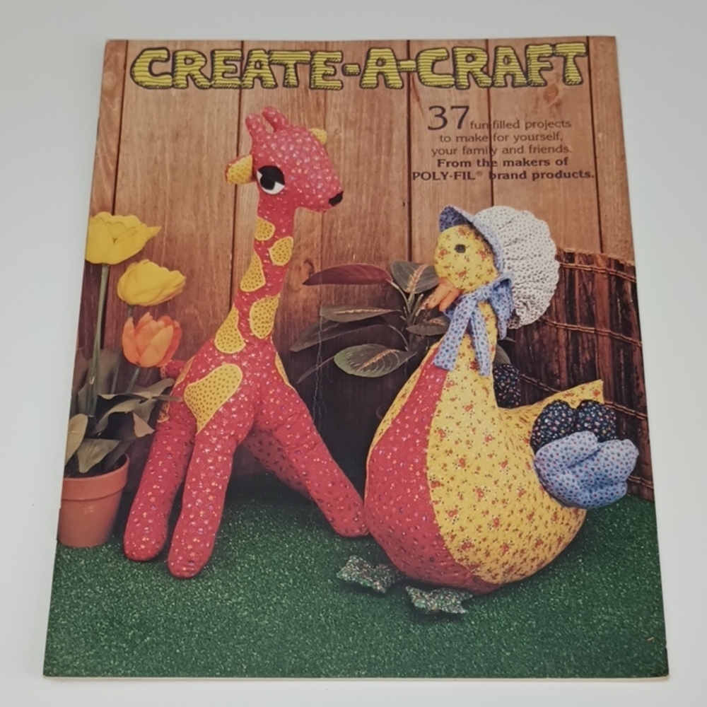 3/$15 VTG Create-A-Craft 37 Poly-Fil Projects Pattern Book ©1980 03535280010